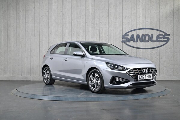 Used Hyundai i30 2023 for sale - 75808876: Photo 1
