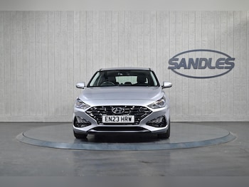 Used Hyundai i30 2023 for sale - 75808876: Photo 2