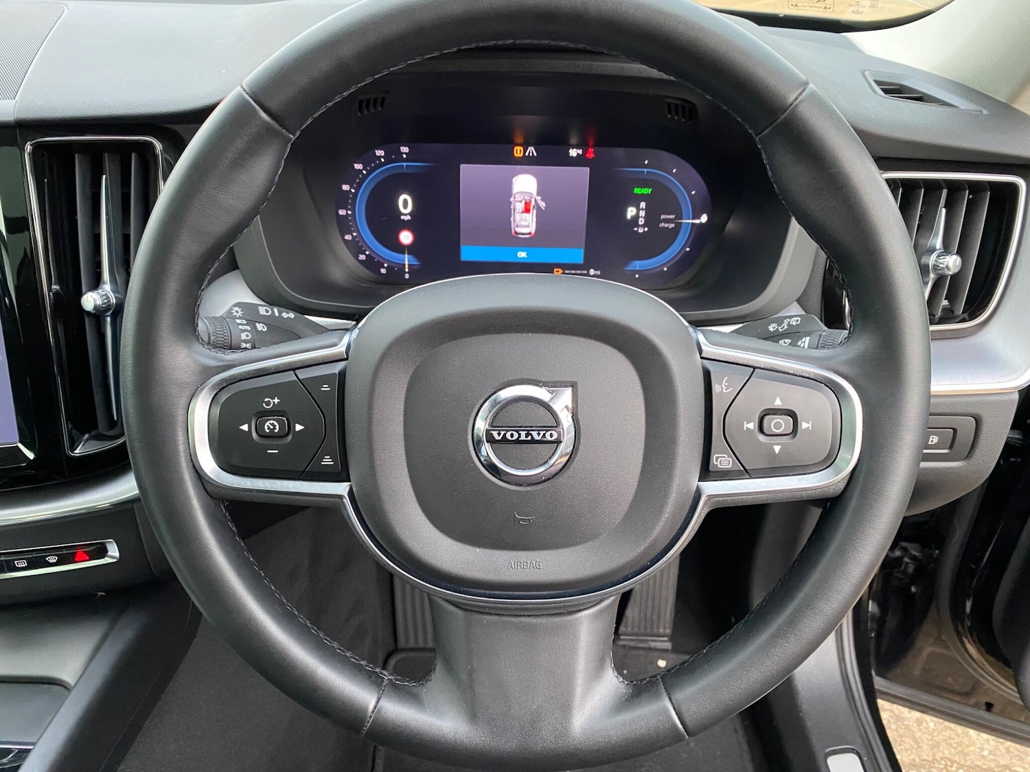 Used Volvo XC60 2021 for sale - 76989548: Photo 41