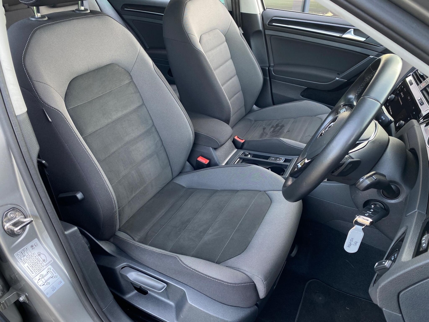 Used Volkswagen Golf 2017 for sale - 77586661: Photo 27