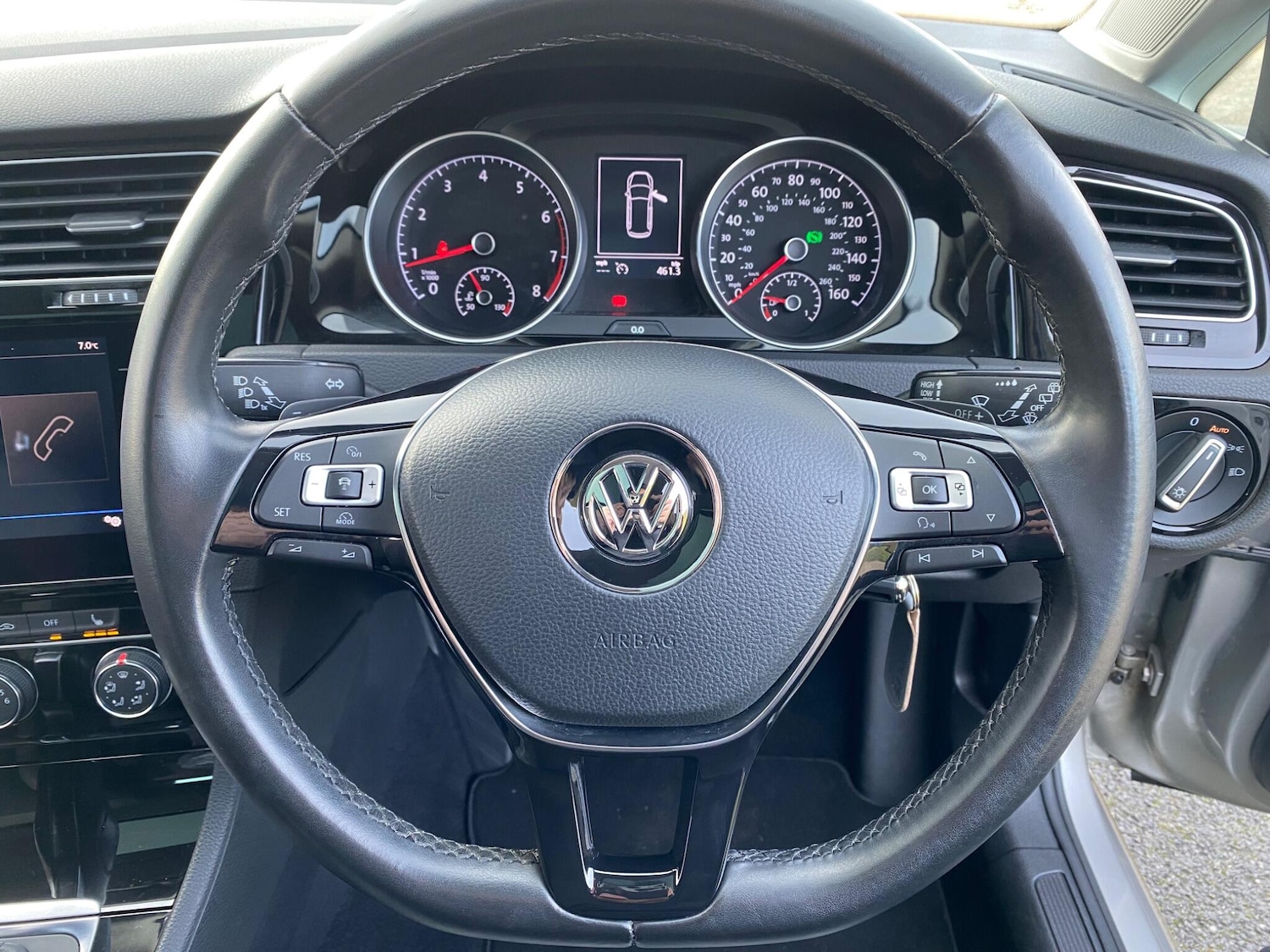 Used Volkswagen Golf 2017 for sale - 77586661: Photo 44