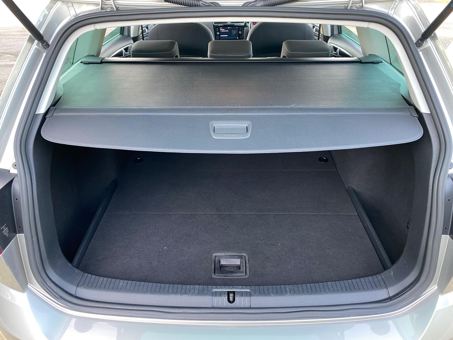 Used Volkswagen Golf 2017 for sale - 77586661: Photo 56