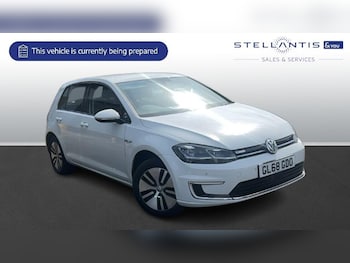 Used Volkswagen Golf 2018 for sale - 75688108: Photo