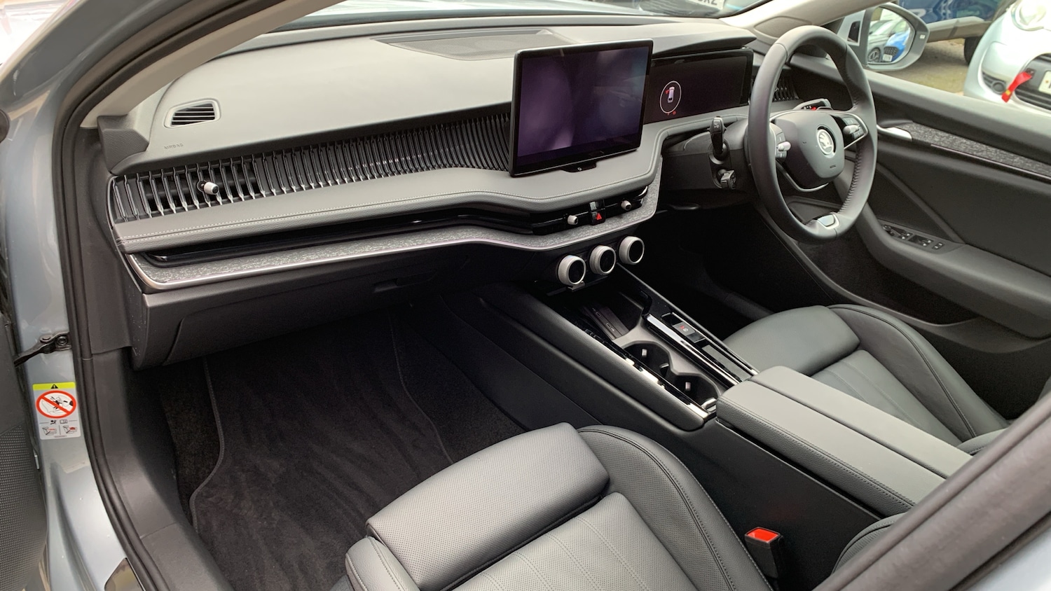 Used Skoda Superb 2025 for sale - 77672528: Photo 12