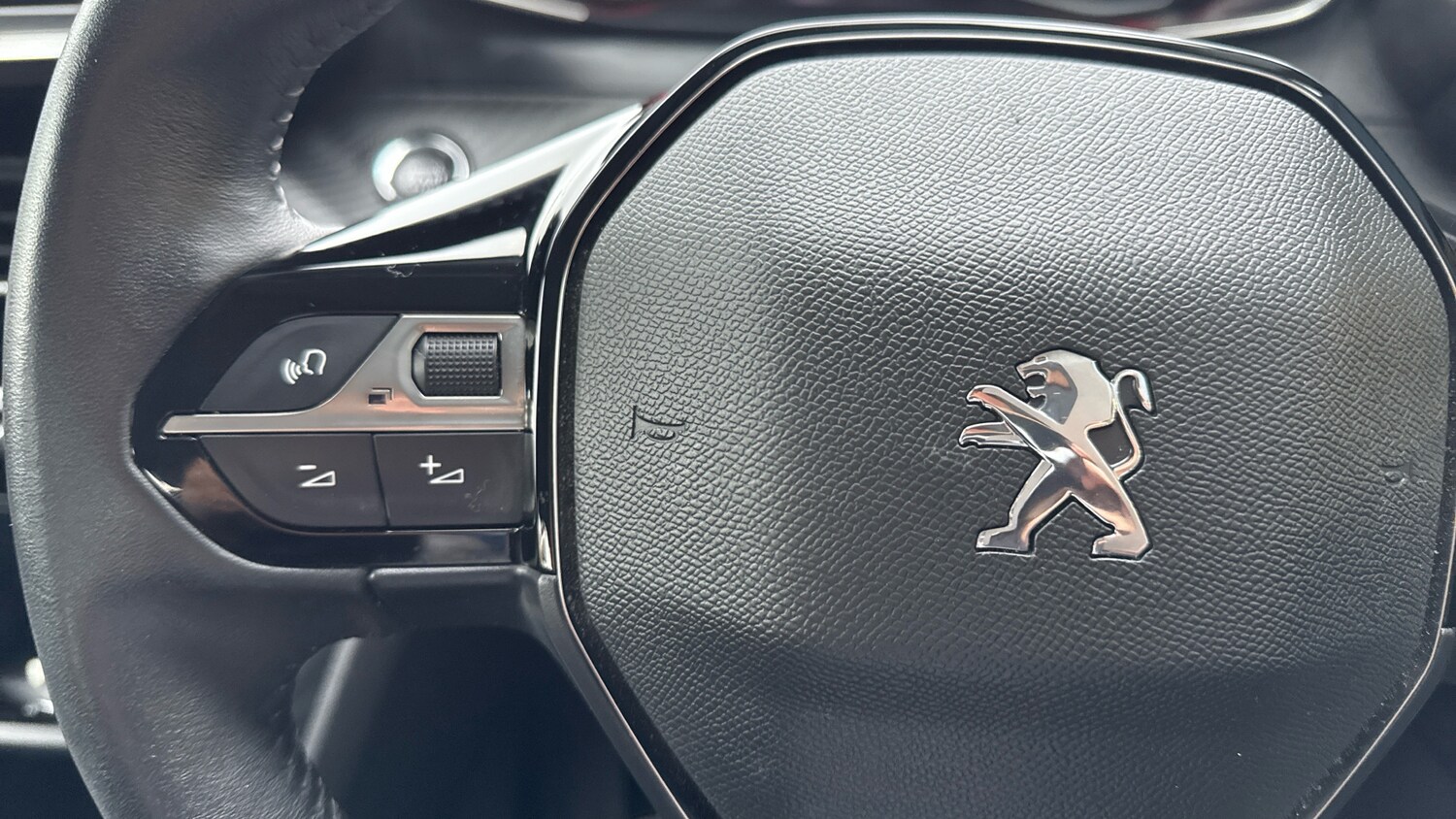 Used Peugeot 2008 2022 for sale - 76123579: Photo 23