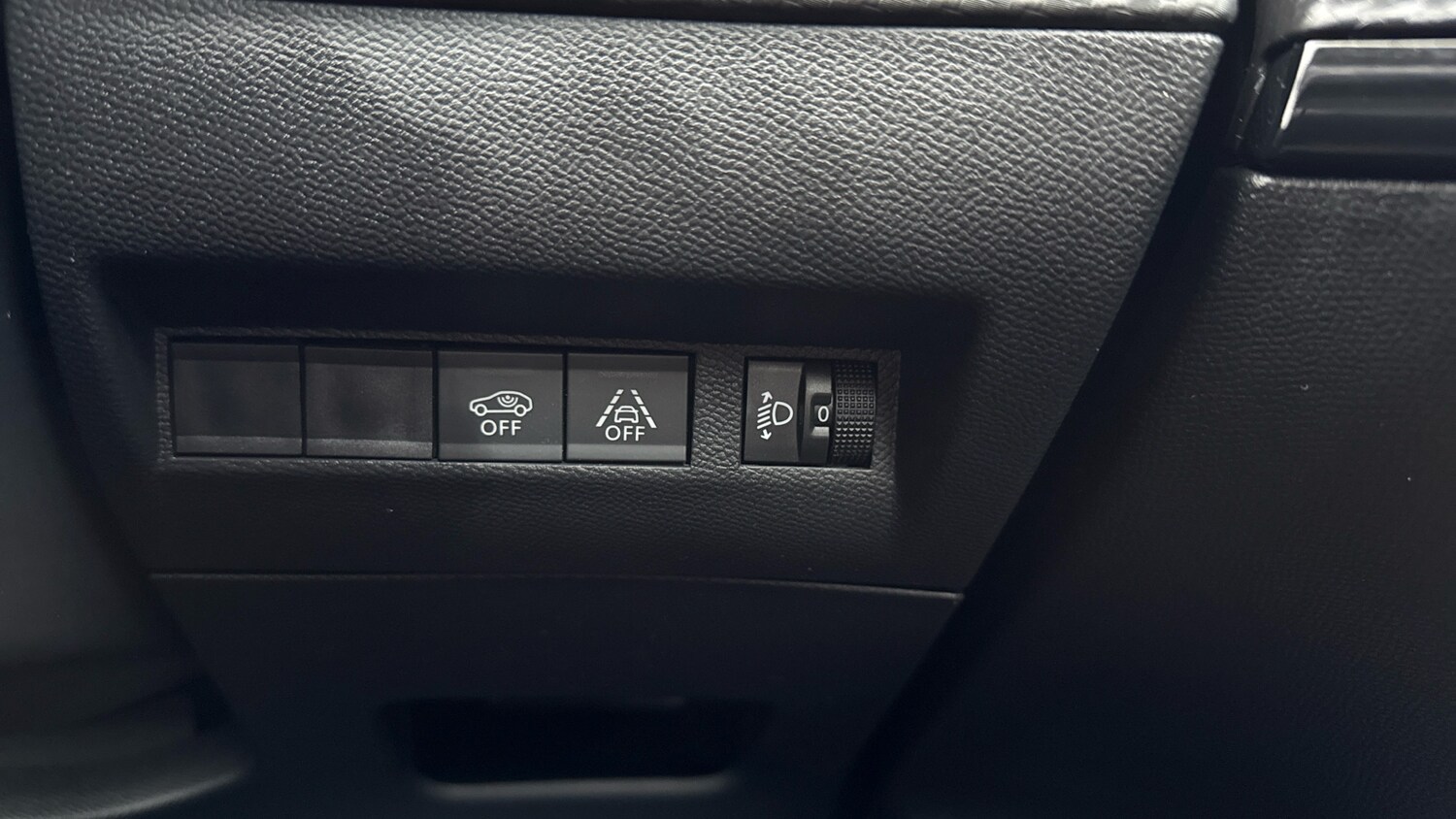 Used Peugeot 2008 2022 for sale - 76123579: Photo 32