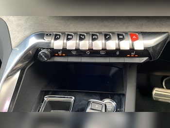 Used Peugeot 3008 2022 for sale - 76175996: Photo 4