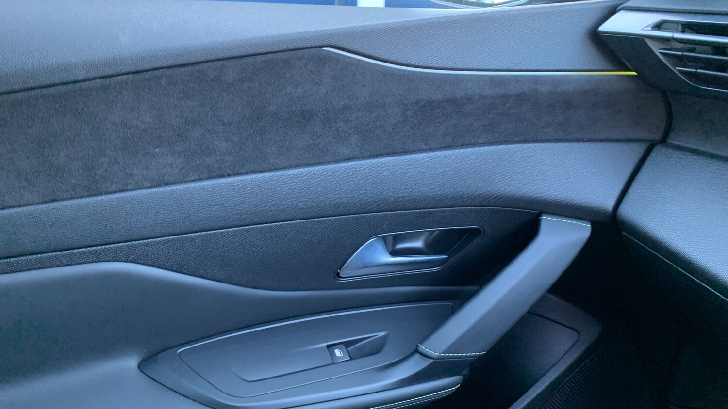 Used Peugeot 408 2024 for sale - 76574383: Photo 39