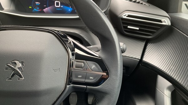 Used Peugeot 2008 2021 for sale - 76139400: Photo 24