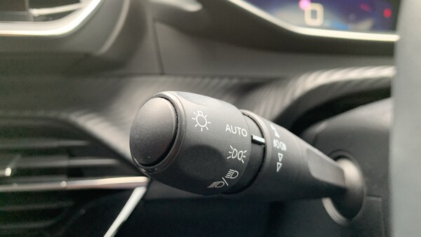 Used Peugeot 2008 2021 for sale - 76139400: Photo 27