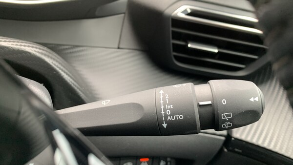 Used Peugeot 2008 2021 for sale - 76139400: Photo 28