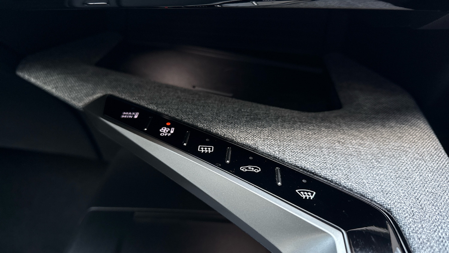 Used Peugeot 3008 2025 for sale - 76840366: Photo 39