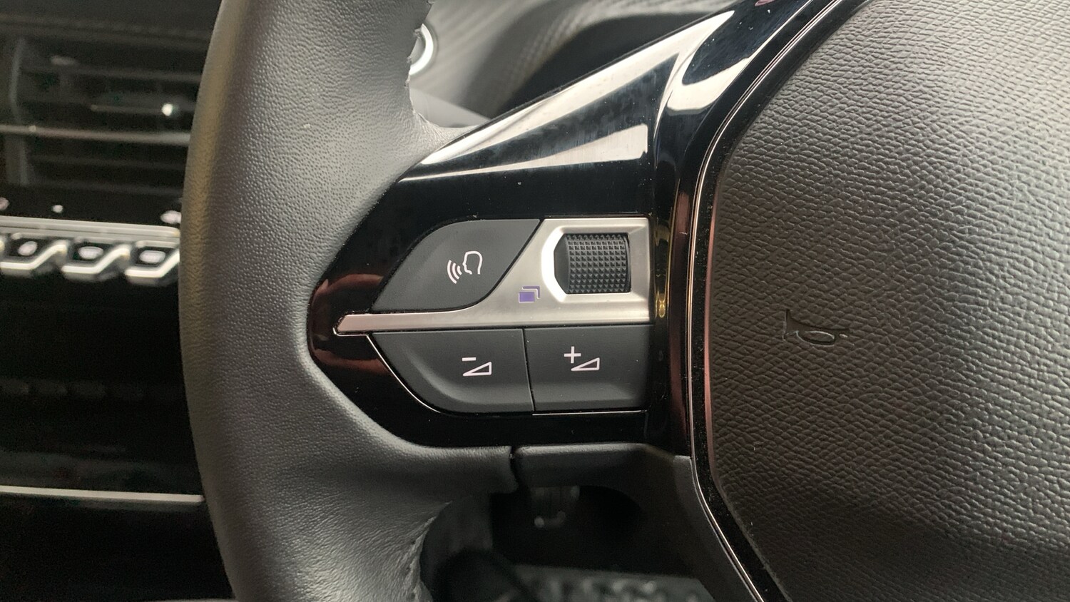 Used Peugeot 2008 2024 for sale - 77388246: Photo 23