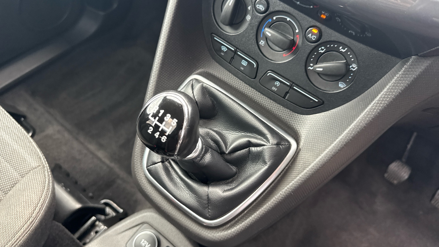 Used Ford Grand Tourneo Connect 2018 for sale - 75979401: Photo 20