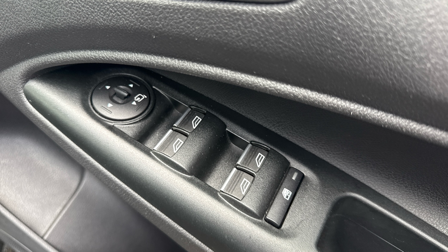 Used Ford Grand Tourneo Connect 2018 for sale - 75979401: Photo 22