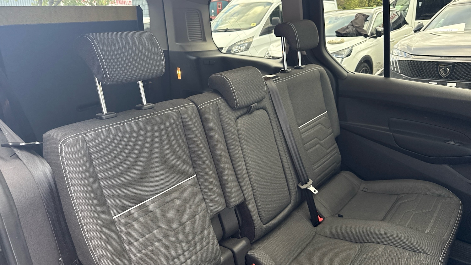 Used Ford Grand Tourneo Connect 2018 for sale - 75979401: Photo 25