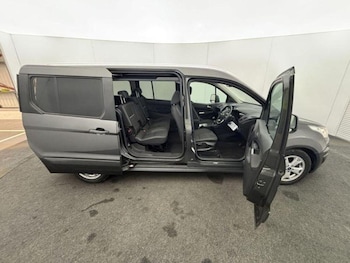 Used Ford Grand Tourneo Connect 2018 for sale - 75979401: Photo