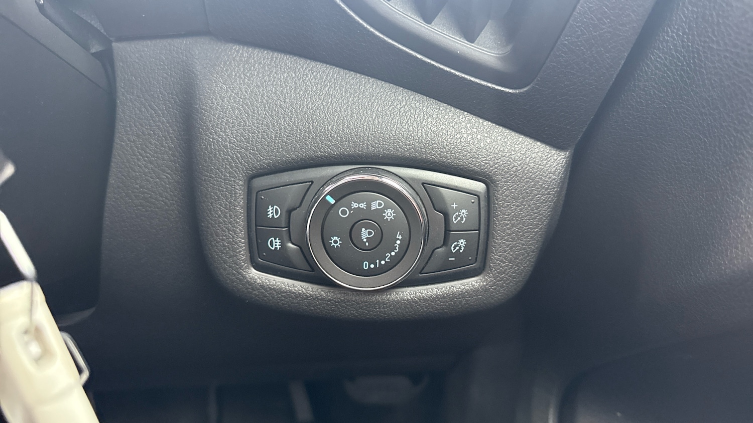 Used Ford Grand Tourneo Connect 2018 for sale - 75979401: Photo 30