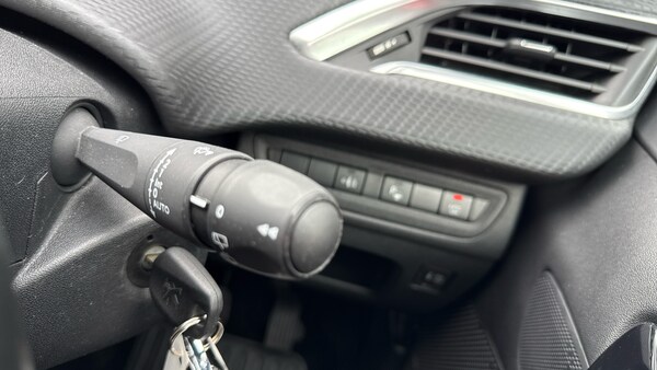 Used Peugeot 208 2019 for sale - 76248399: Photo 28