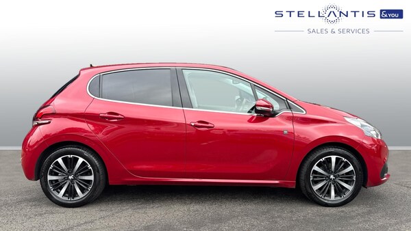 Used Peugeot 208 2019 for sale - 76248399: Photo 2
