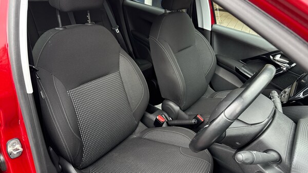 Used Peugeot 208 2019 for sale - 76248399: Photo 38