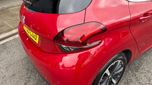 Used Peugeot 208 2019 for sale - 76248399: Photo 41