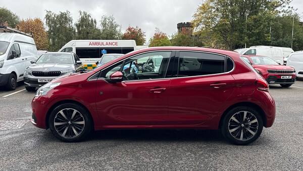 Used Peugeot 208 2019 for sale - 76248399: Photo 6