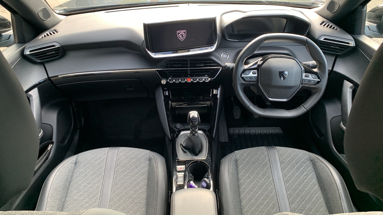 Used Peugeot 2008 2024 for sale - 75992288: Photo 4