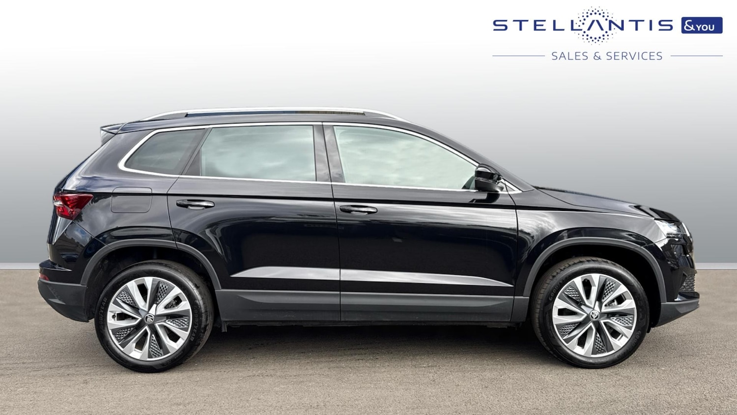 Used Skoda Karoq 2024 for sale - 76486457: Photo 2