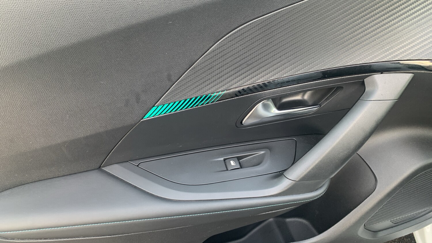 Used Peugeot 2008 2023 for sale - 76856188: Photo 23