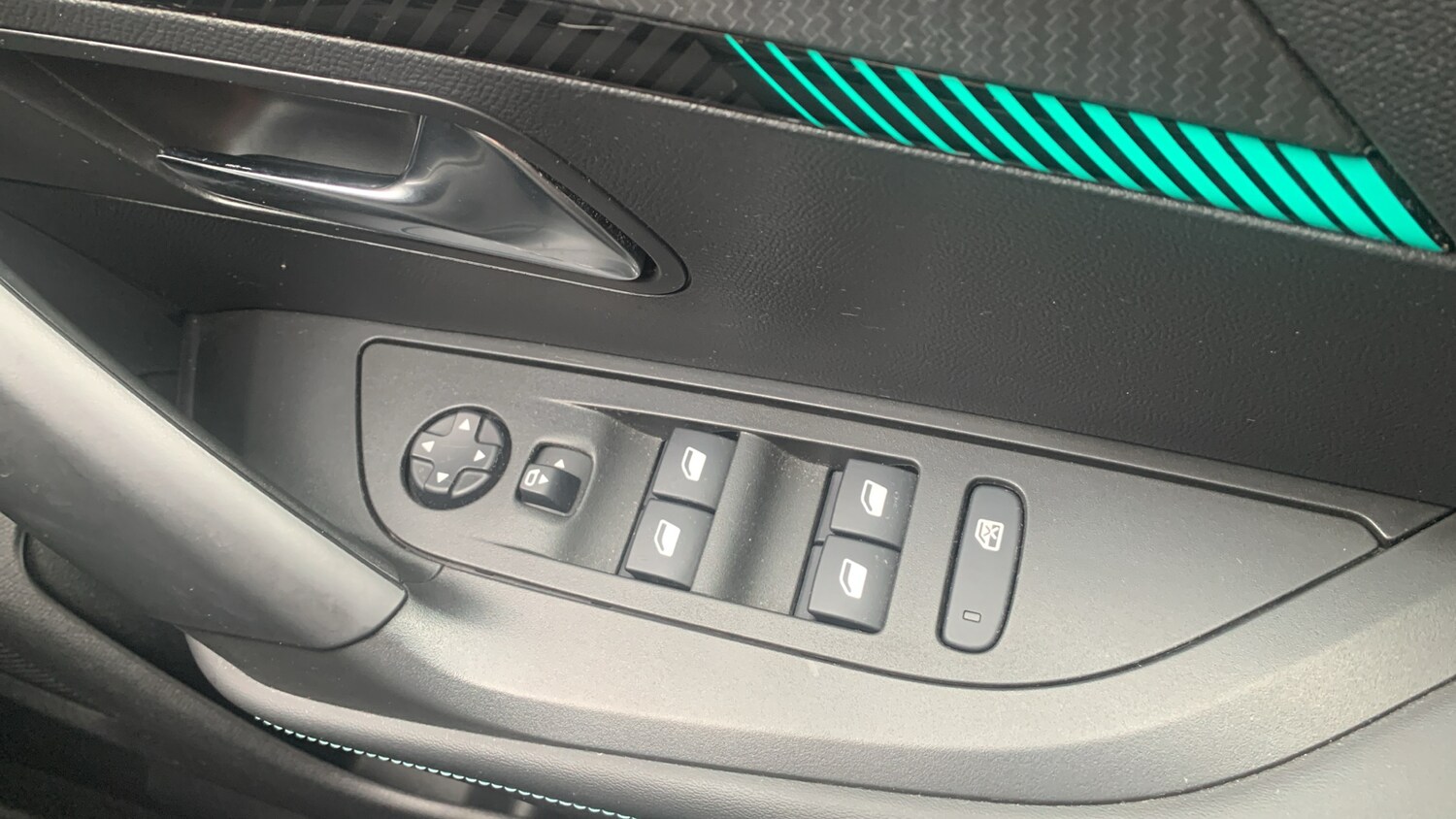 Used Peugeot 2008 2021 for sale - 75979405: Photo 22