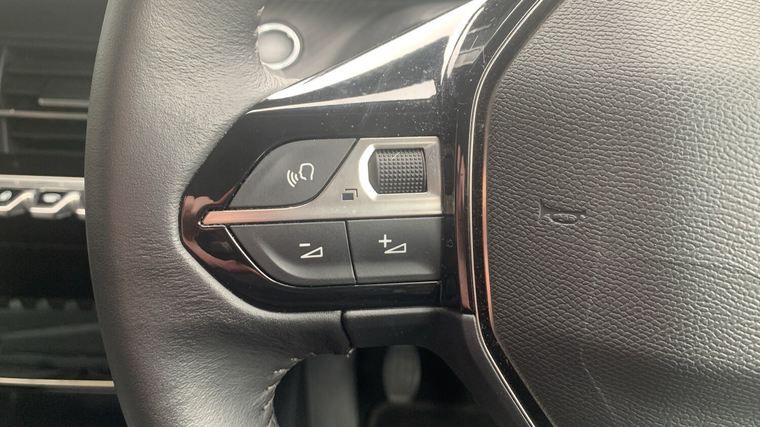 Used Peugeot 2008 2021 for sale - 75979405: Photo 23