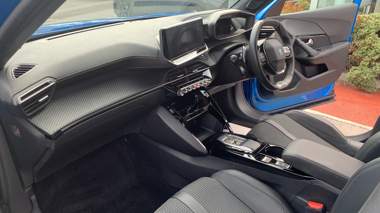 Used Peugeot 2008 2023 for sale - 76977340: Photo 12