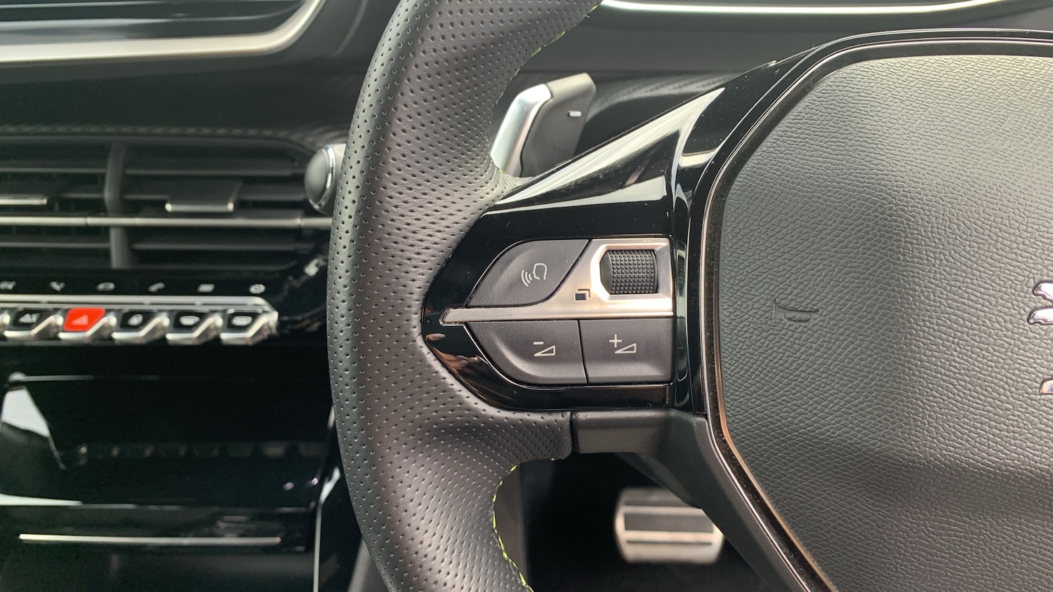 Used Peugeot 2008 2023 for sale - 76977340: Photo 23