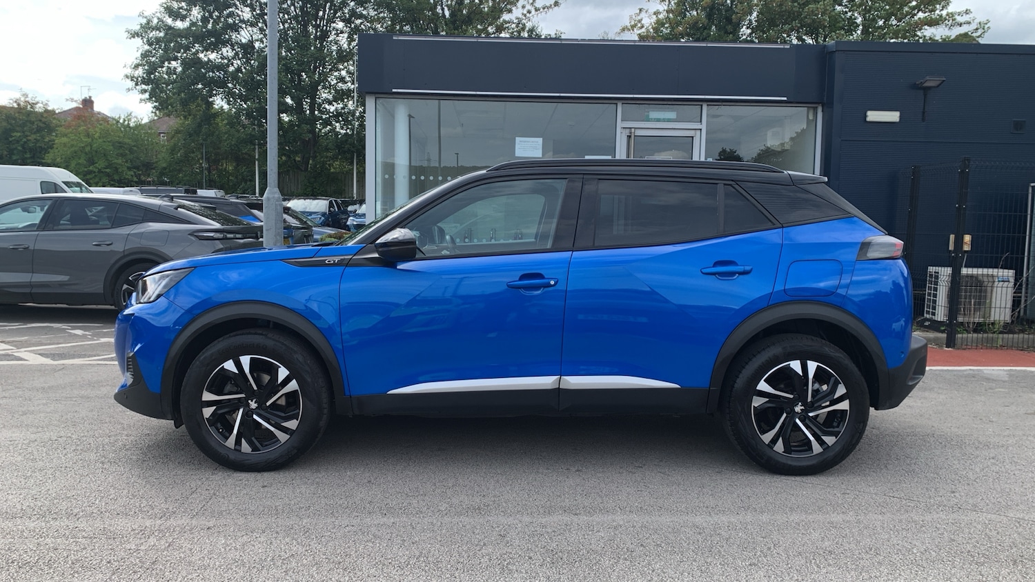 Used Peugeot 2008 2023 for sale - 76977340: Photo 6