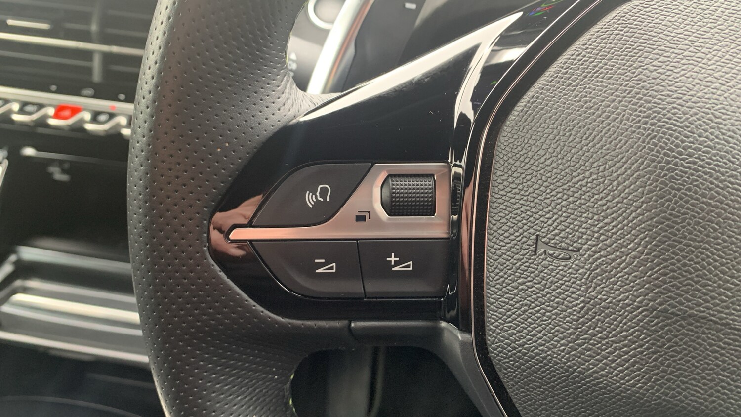 Used Peugeot 2008 2024 for sale - 77231198: Photo 23