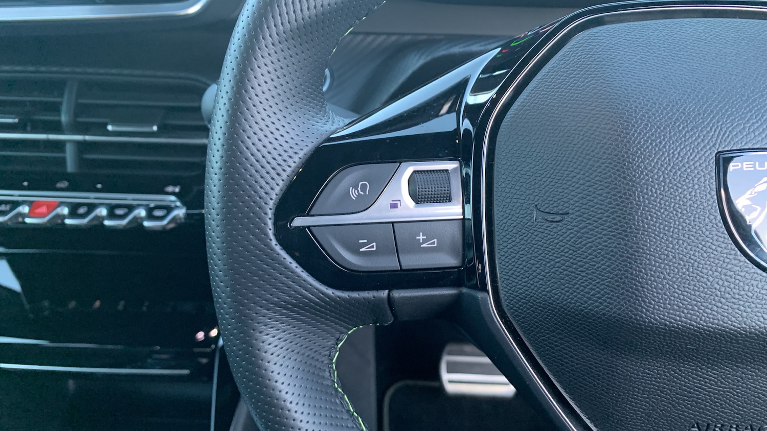 Used Peugeot 2008 2024 for sale - 77060545: Photo 24