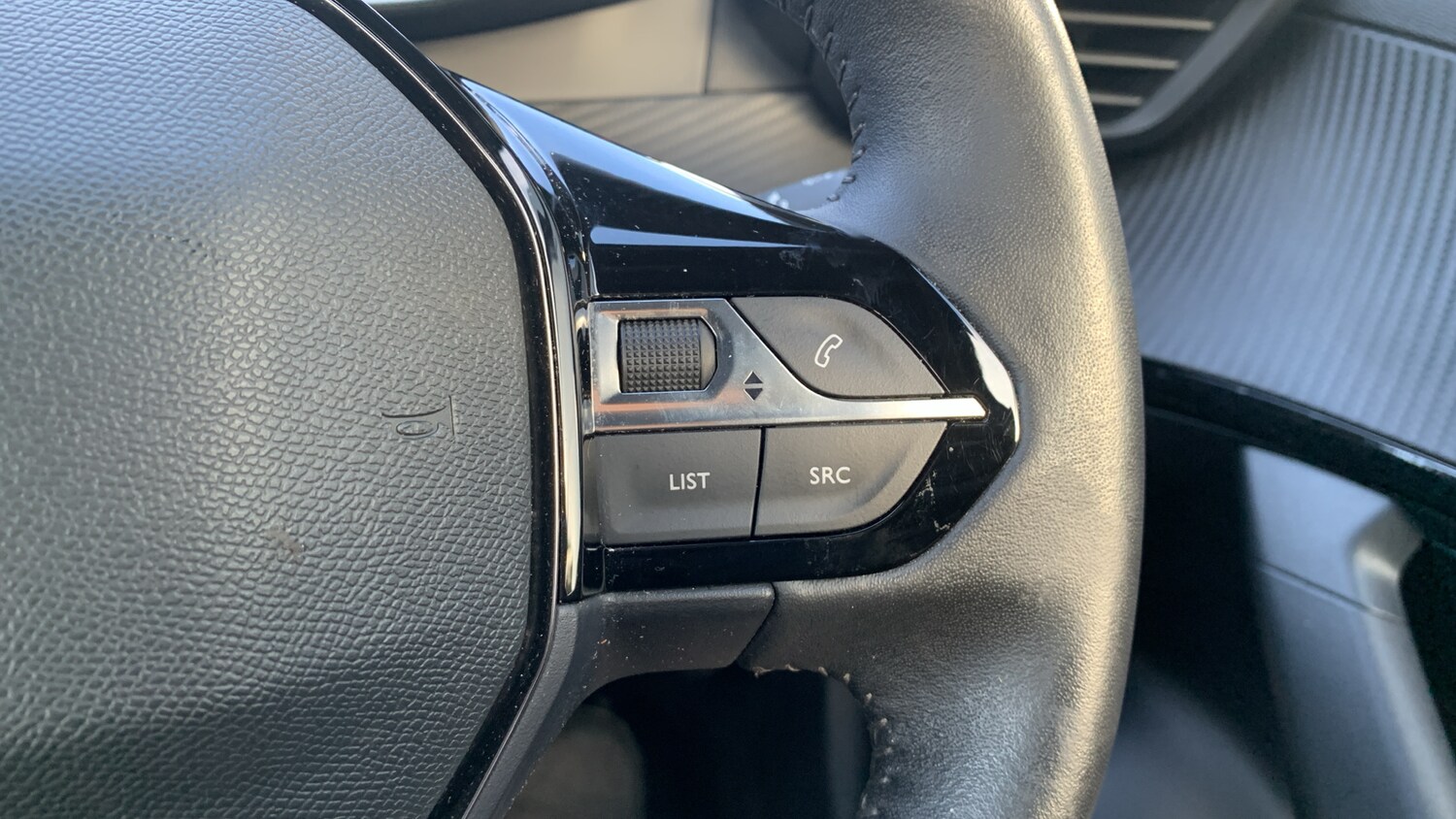 Used Peugeot 2008 2023 for sale - 76441682: Photo 24