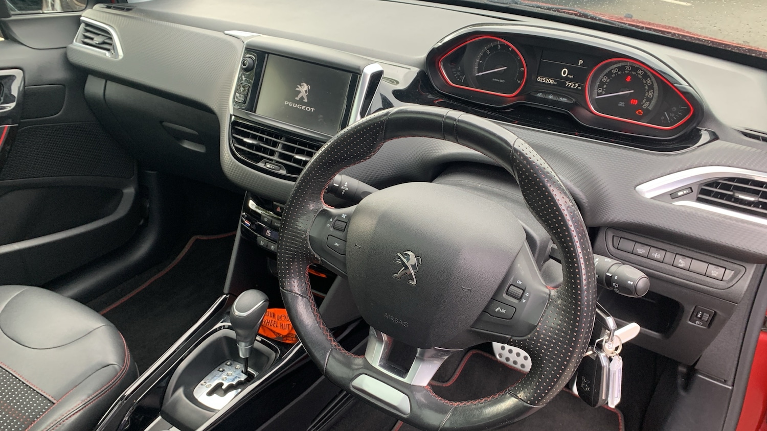 Used Peugeot 2008 2017 for sale - 75901336: Photo 11