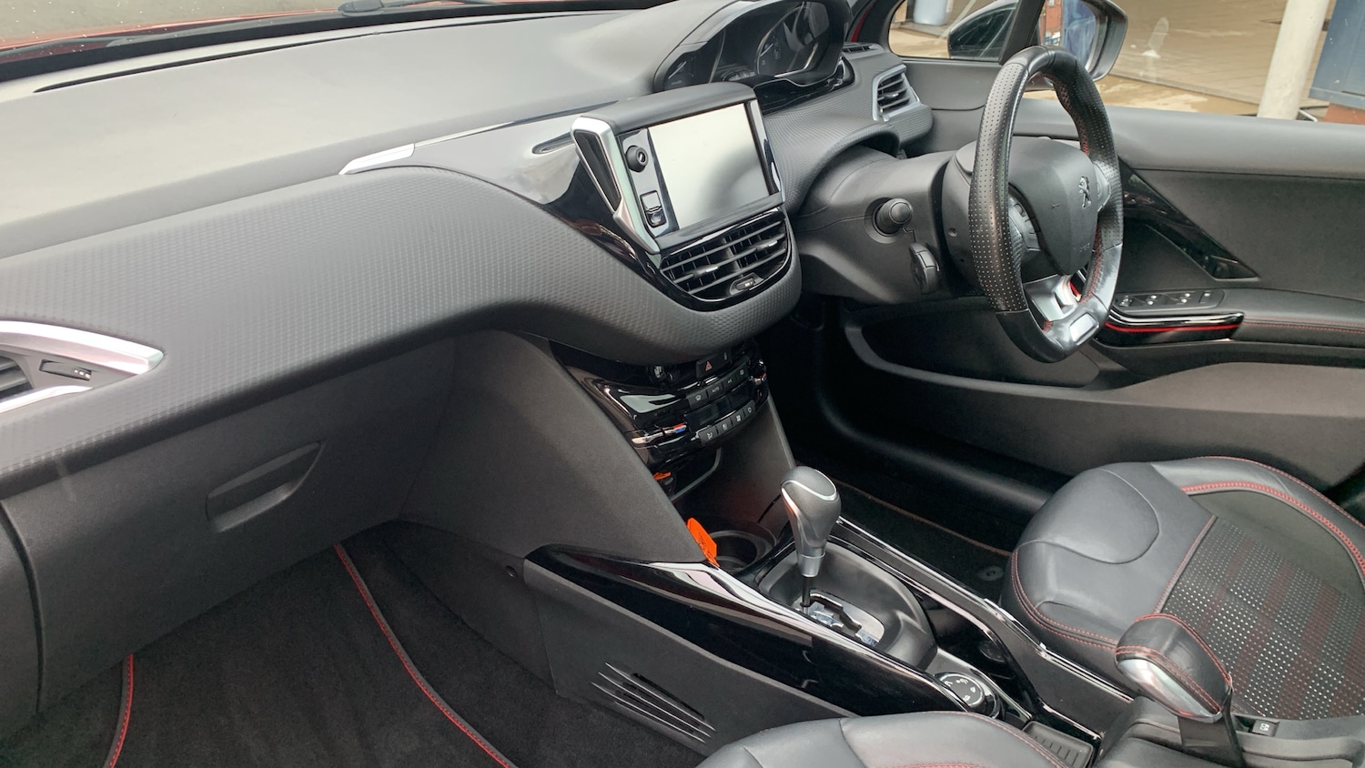Used Peugeot 2008 2017 for sale - 75901336: Photo 12
