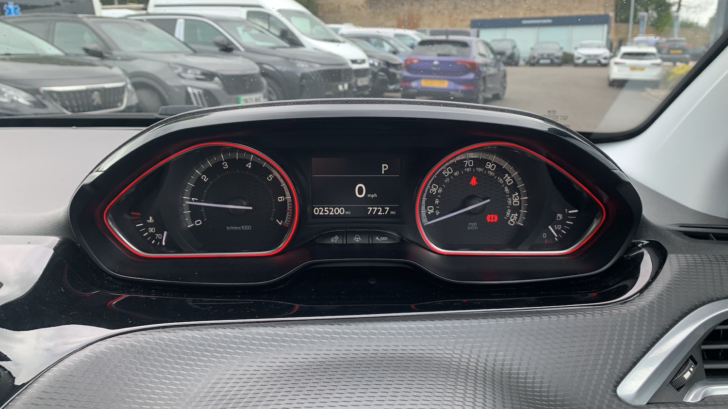 Used Peugeot 2008 2017 for sale - 75901336: Photo 13