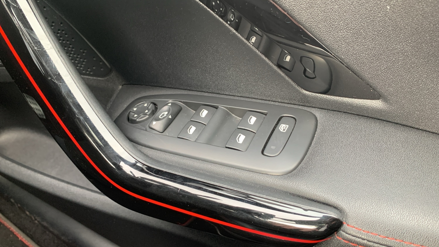 Used Peugeot 2008 2017 for sale - 75901336: Photo 22