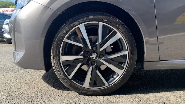 Used Peugeot 208 2020 for sale - 75678906: Photo 14