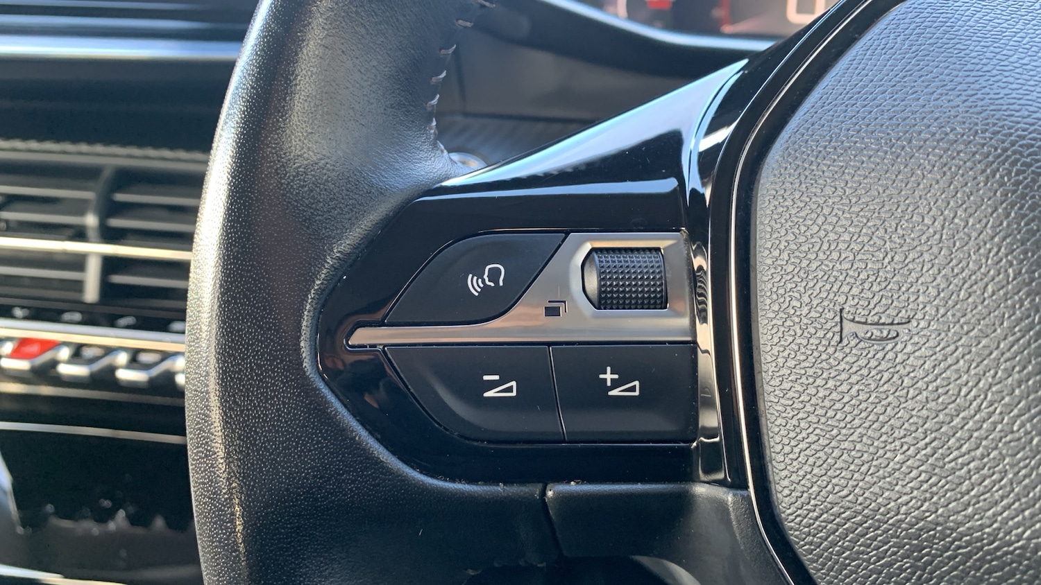 Used Peugeot 2008 2021 for sale - 76574247: Photo 23