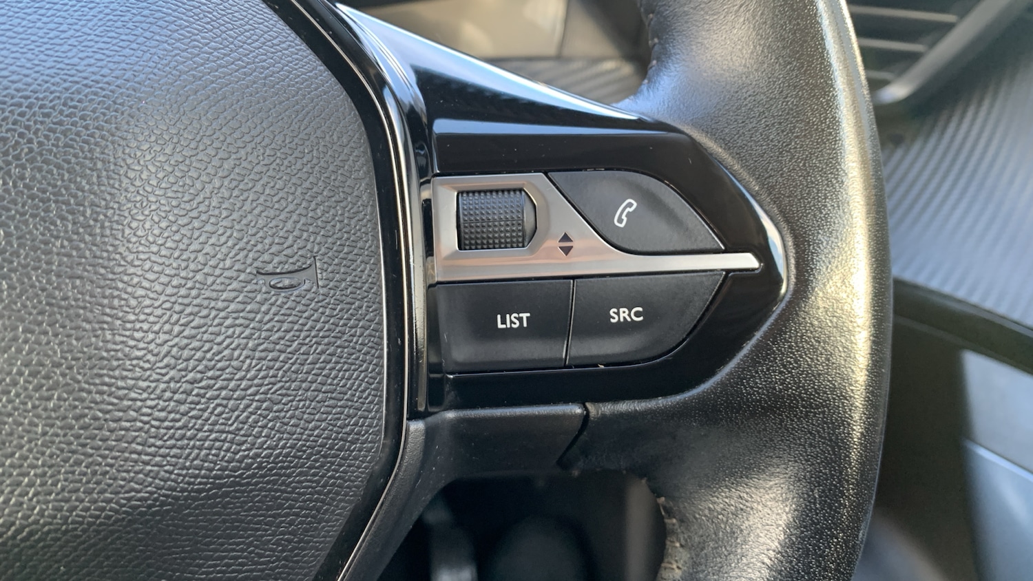 Used Peugeot 2008 2021 for sale - 76574247: Photo 24