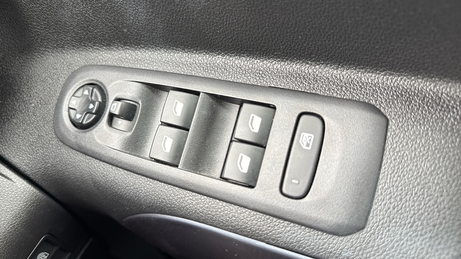 Used Peugeot Rifter 2020 for sale - 75942595: Photo 22