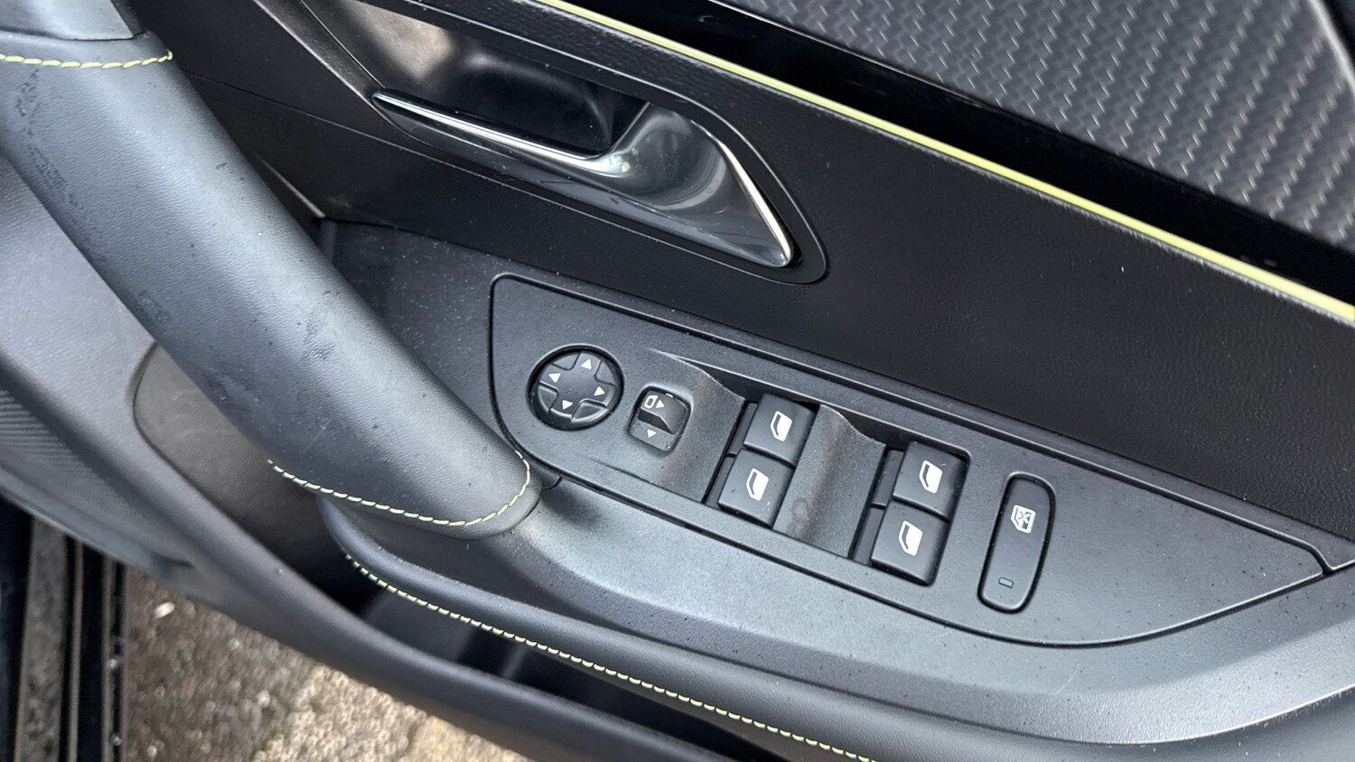 Used Peugeot 2008 2024 for sale - 76716085: Photo 23