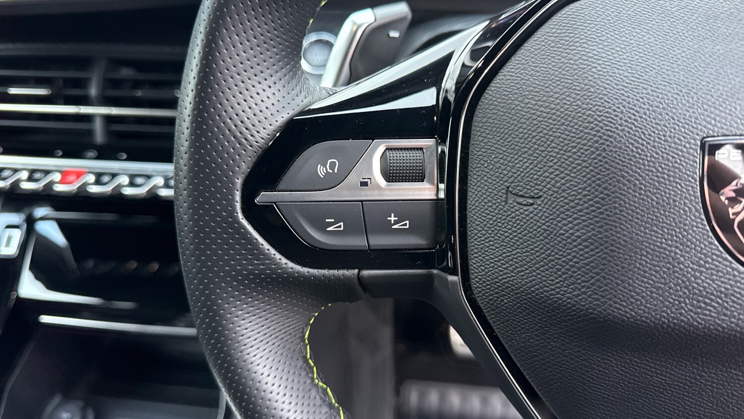 Used Peugeot 2008 2024 for sale - 76716085: Photo 24