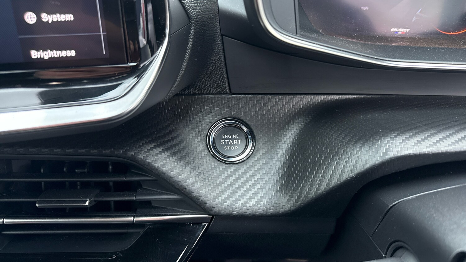 Used Peugeot 2008 2024 for sale - 76716085: Photo 37