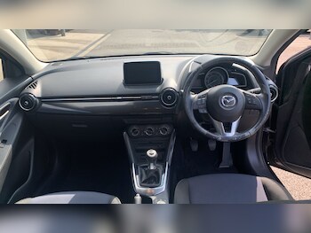 Used Mazda Mazda2 2017 for sale - 75647800: Photo